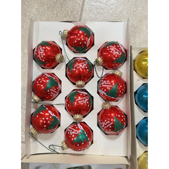 VINTAGE LOT 37 GLASS MULTICOLOR  CHRISTMAS TREE ORNAMENTS BOXES HANDPAINTED - Picture 8 of 9